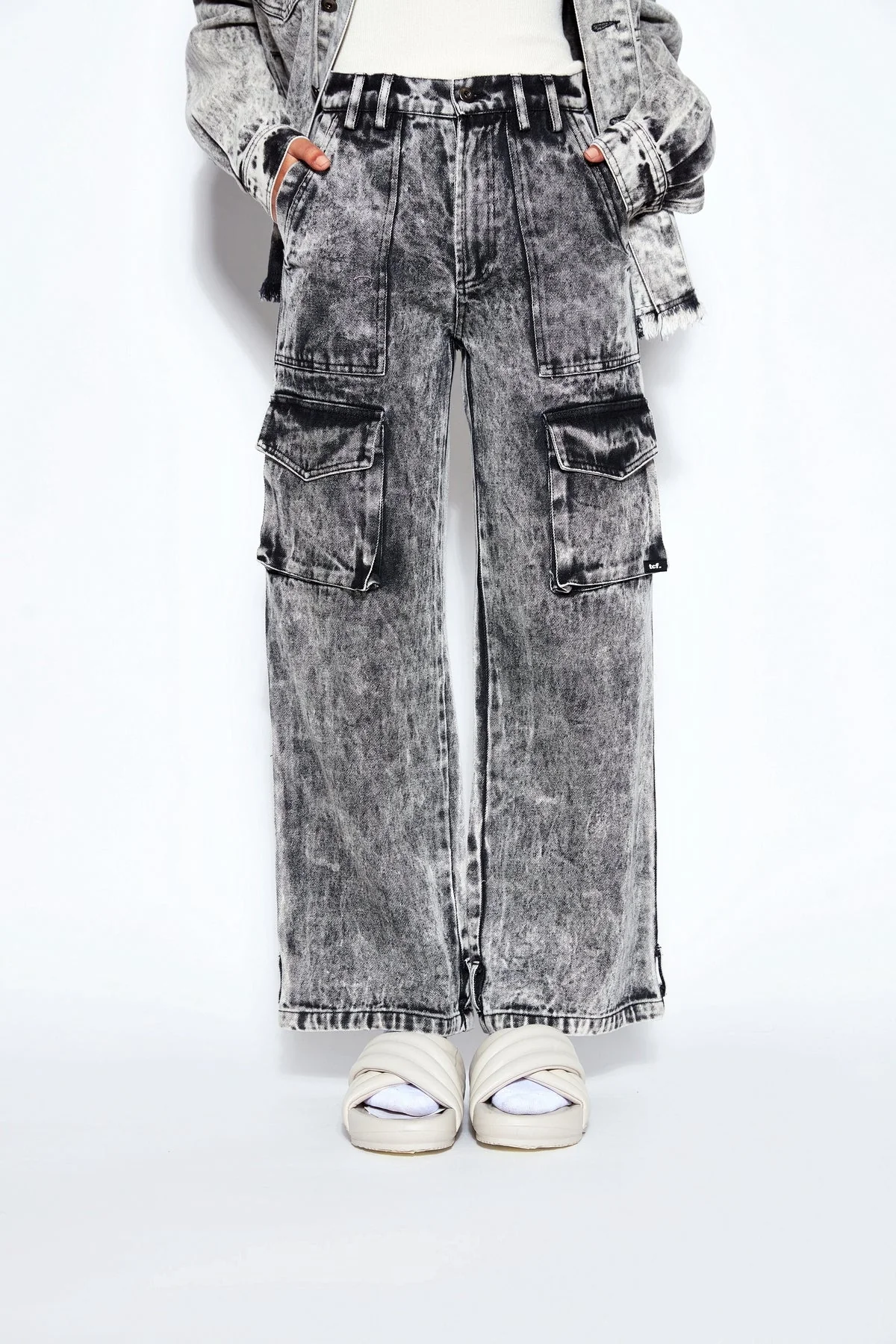 90s Baggy Denim Cargo Jeans- White