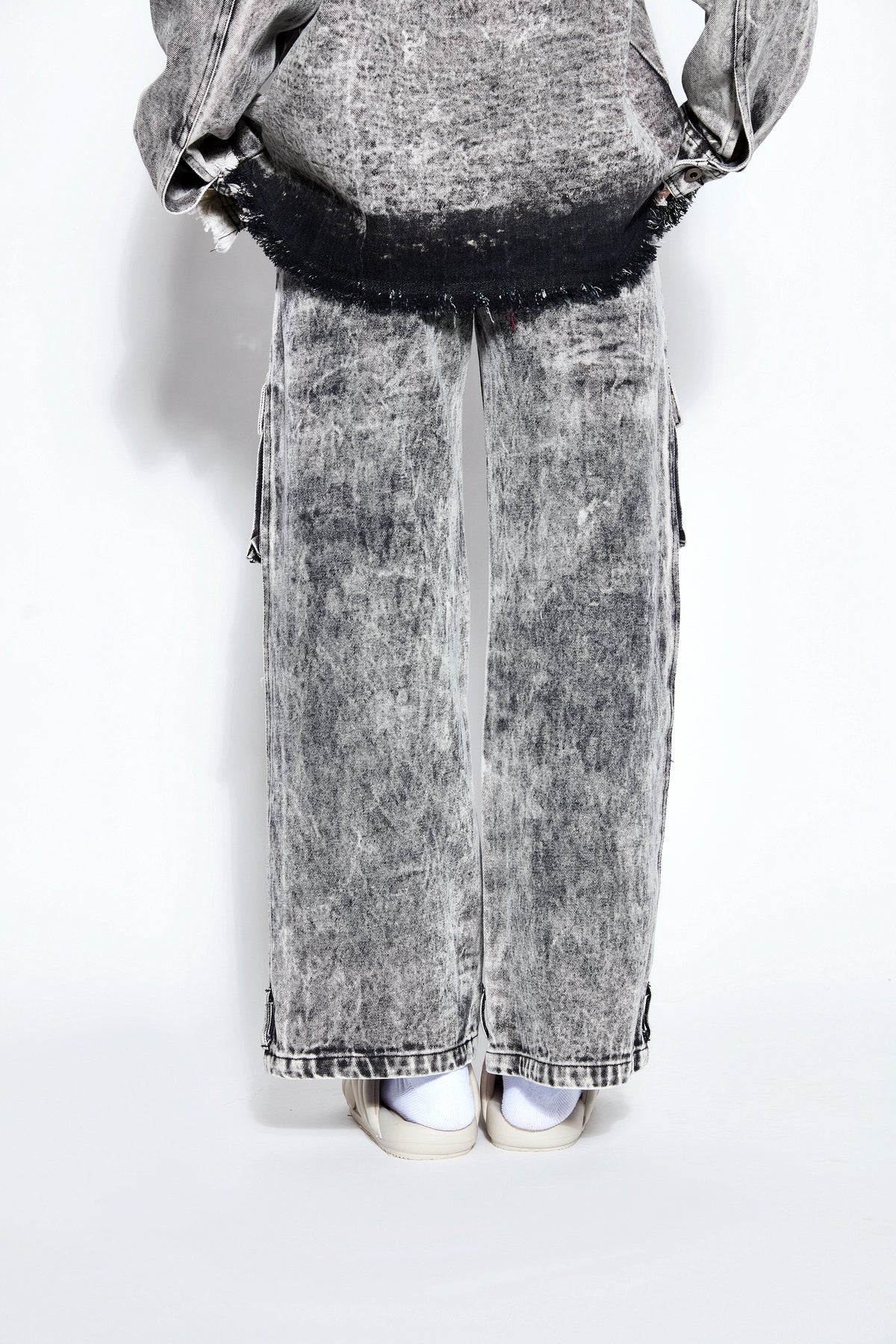 90s Baggy Denim Cargo Jeans- White - Image 3