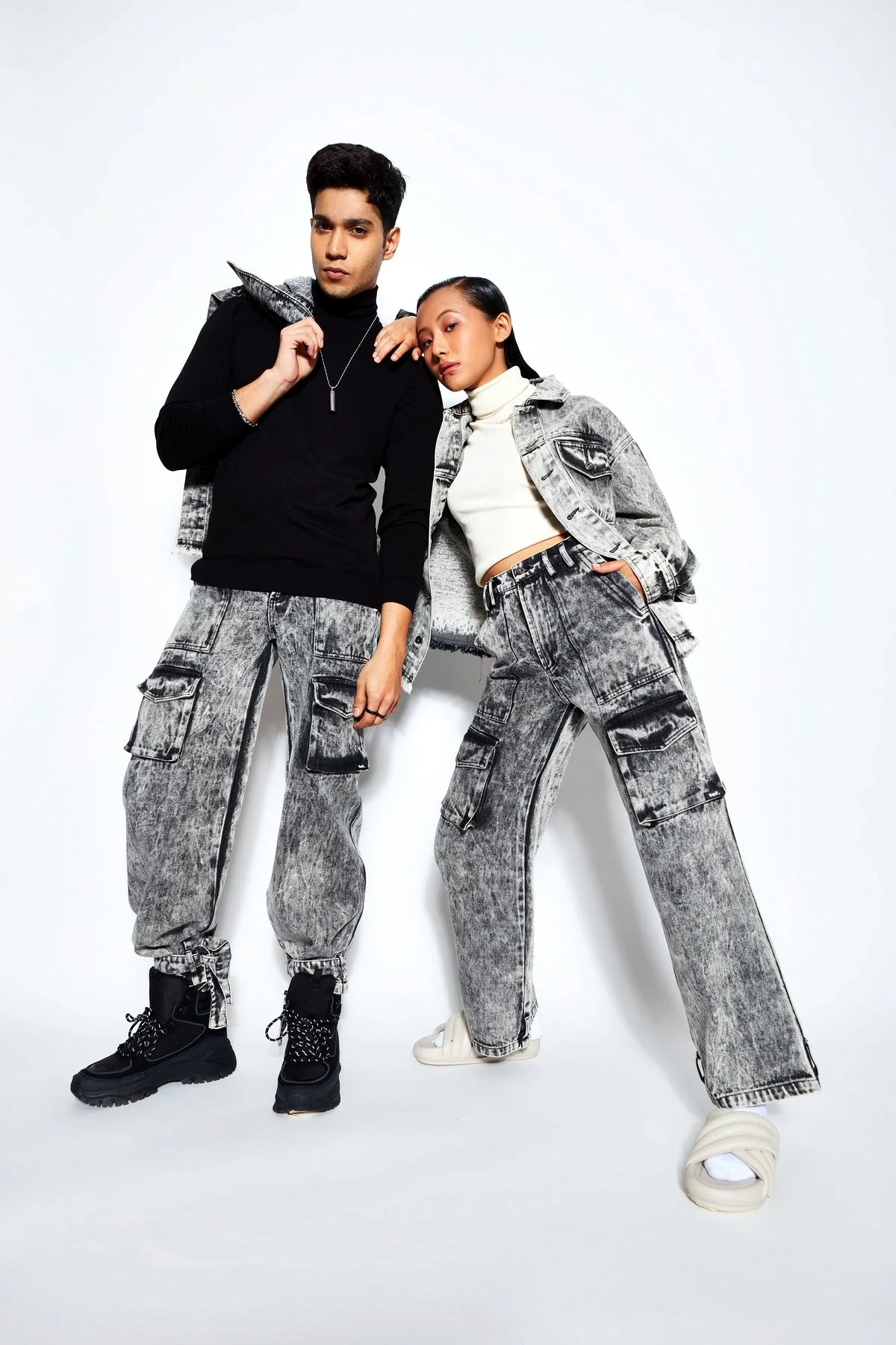 90s Baggy Denim Cargo Jeans- White - Image 4