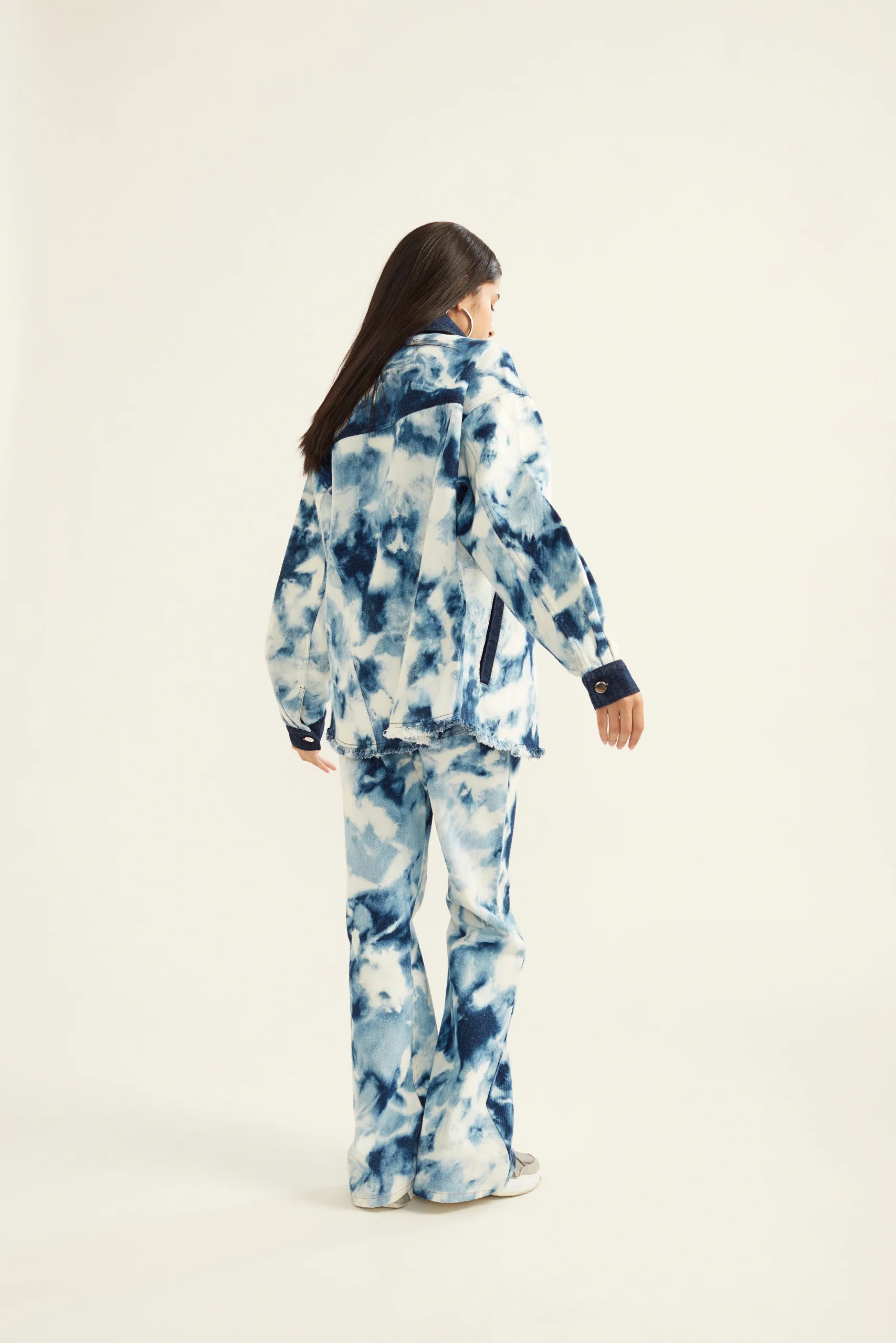 Blue and White Tie-Dye Effect Flared Denim Jeans for Women - Image 3