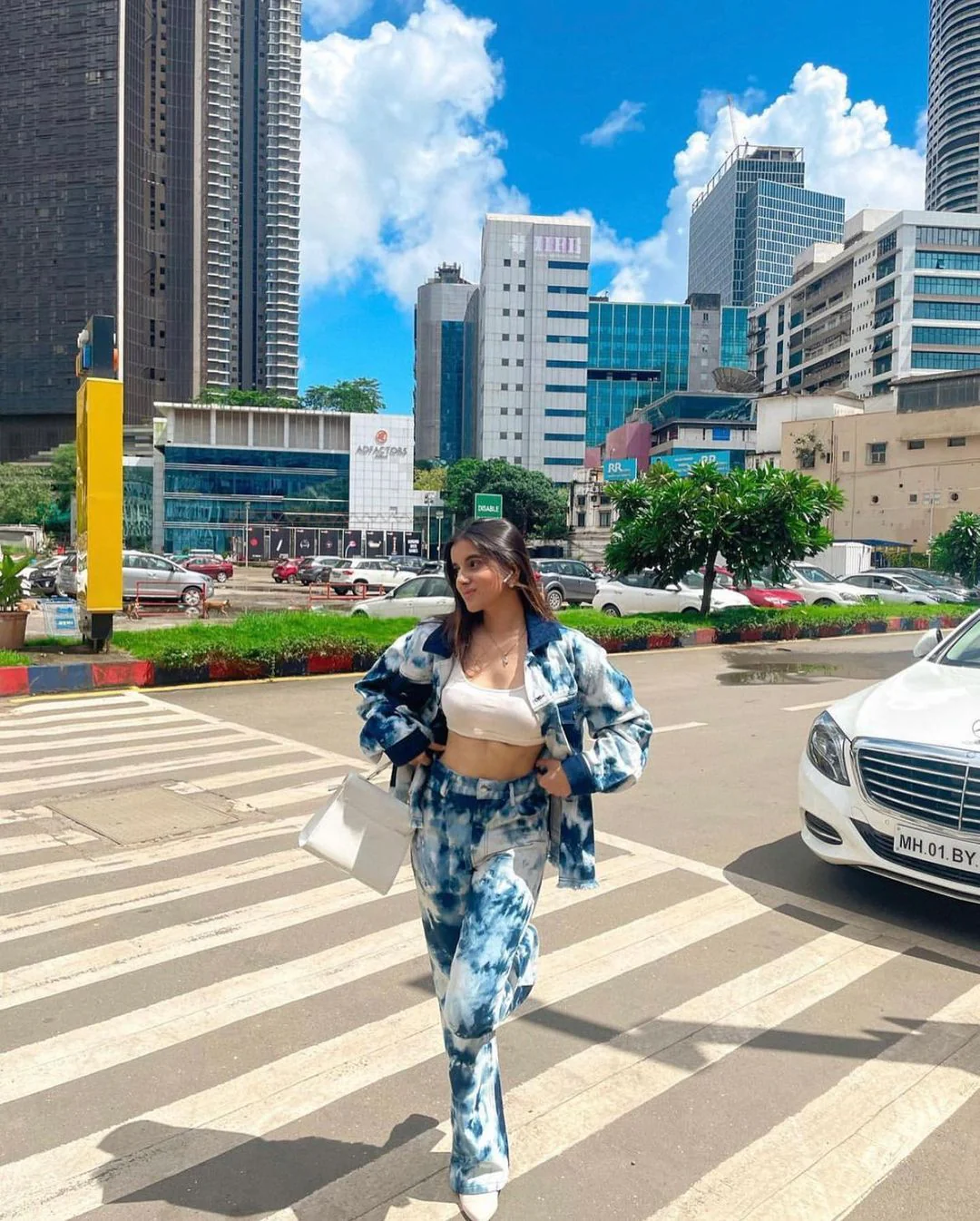 Blue and White Tie-Dye Effect Oversized Jacket - Image 8