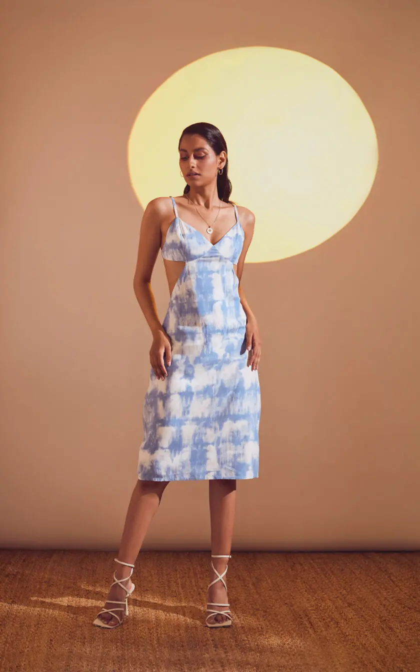 Blue-White Printed Tie-Dye Effect Back Opening Fitted Dress - Image 5