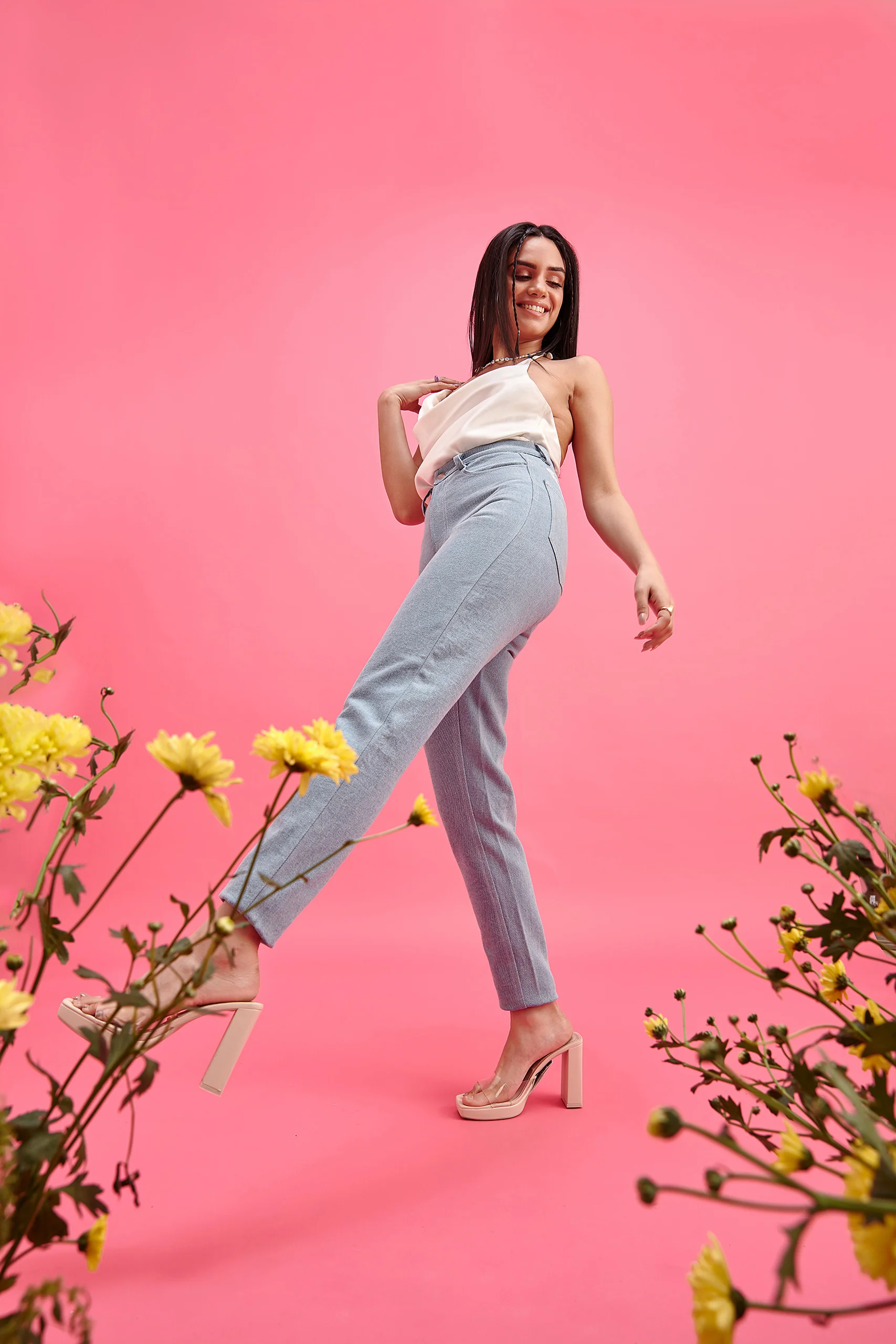 Butterfly-Print Mom Jeans - Image 3