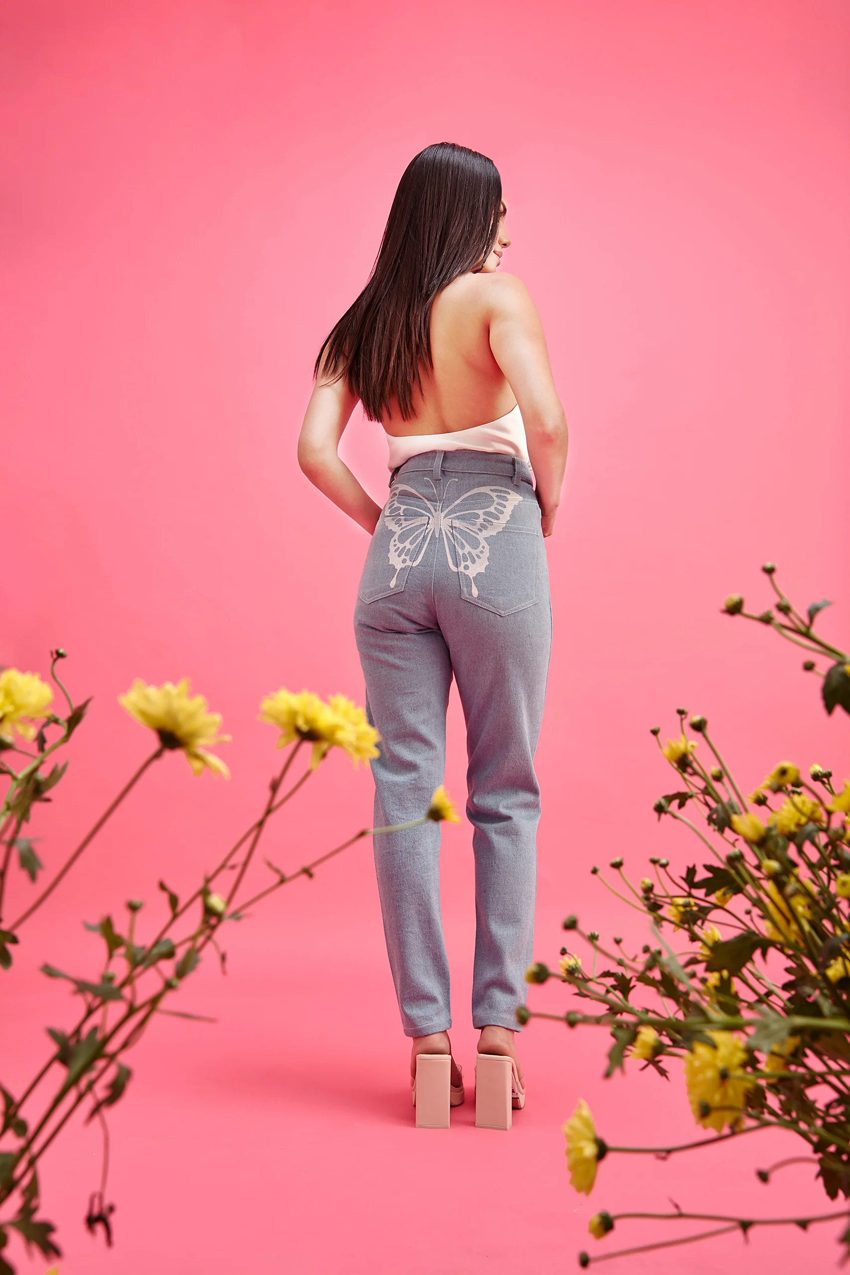 Butterfly-Print Mom Jeans - Image 5