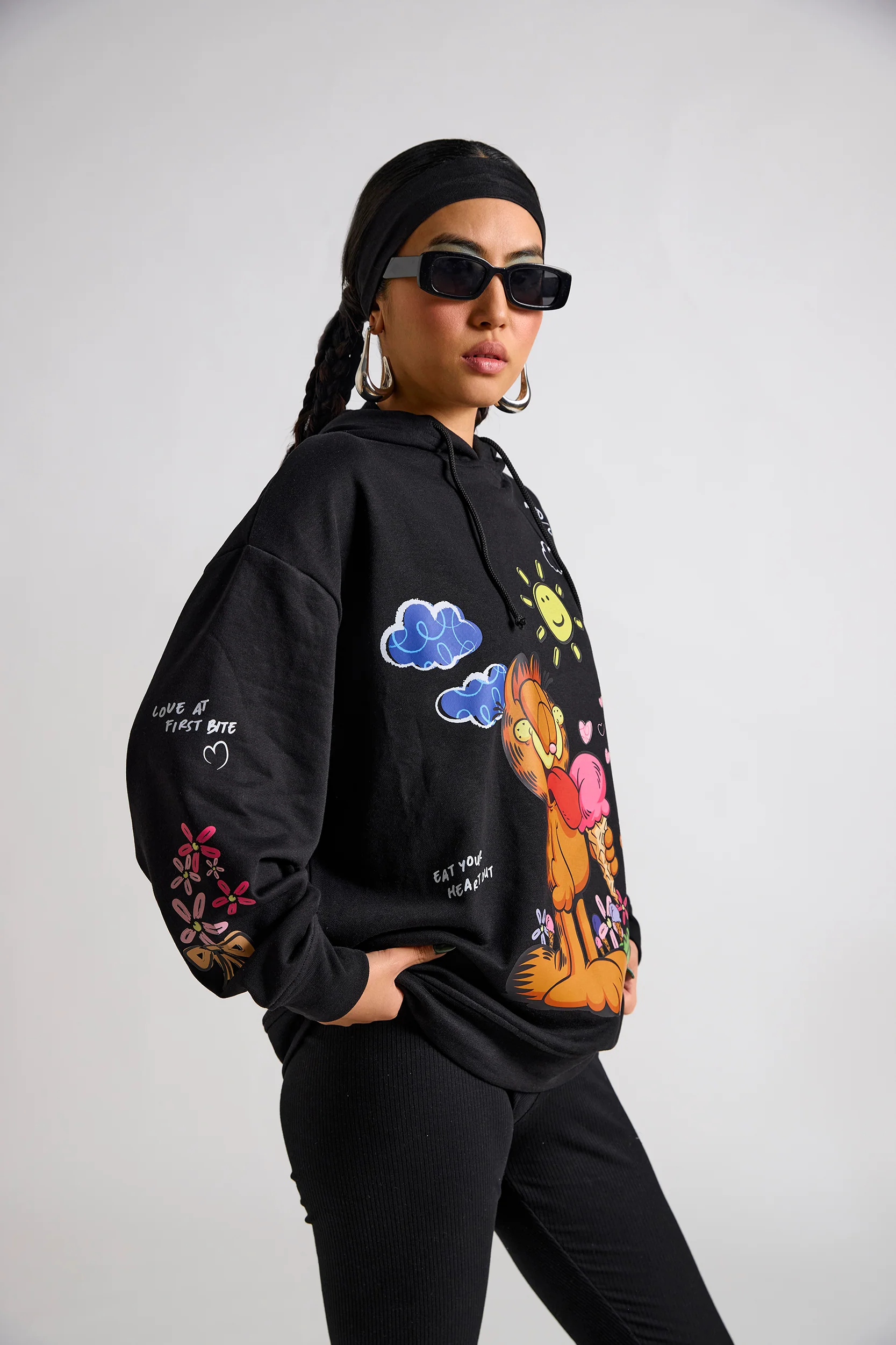 Garfield:Have A Bright Day Oversized Hoodie - Image 5