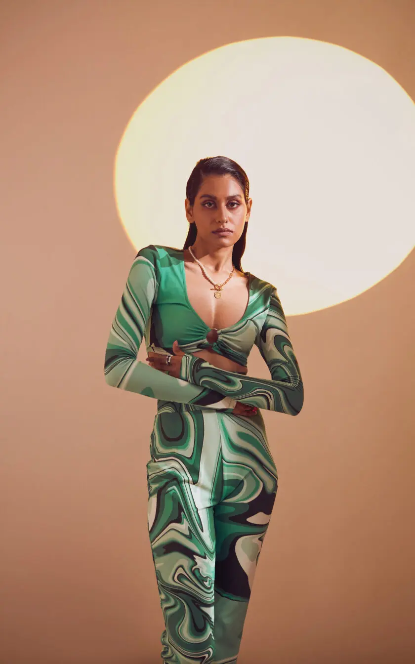 Green Swirl Print Full Sleeves Bodycon Top With O Ring - Image 3