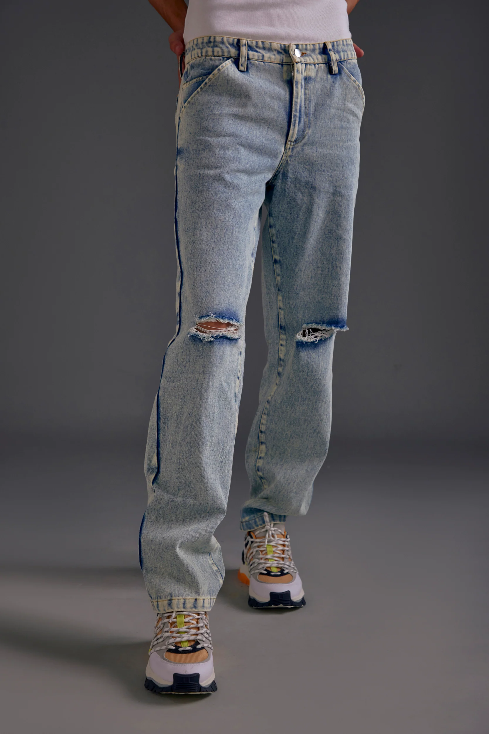 Light Wash Blue Knee-Cut Jeans