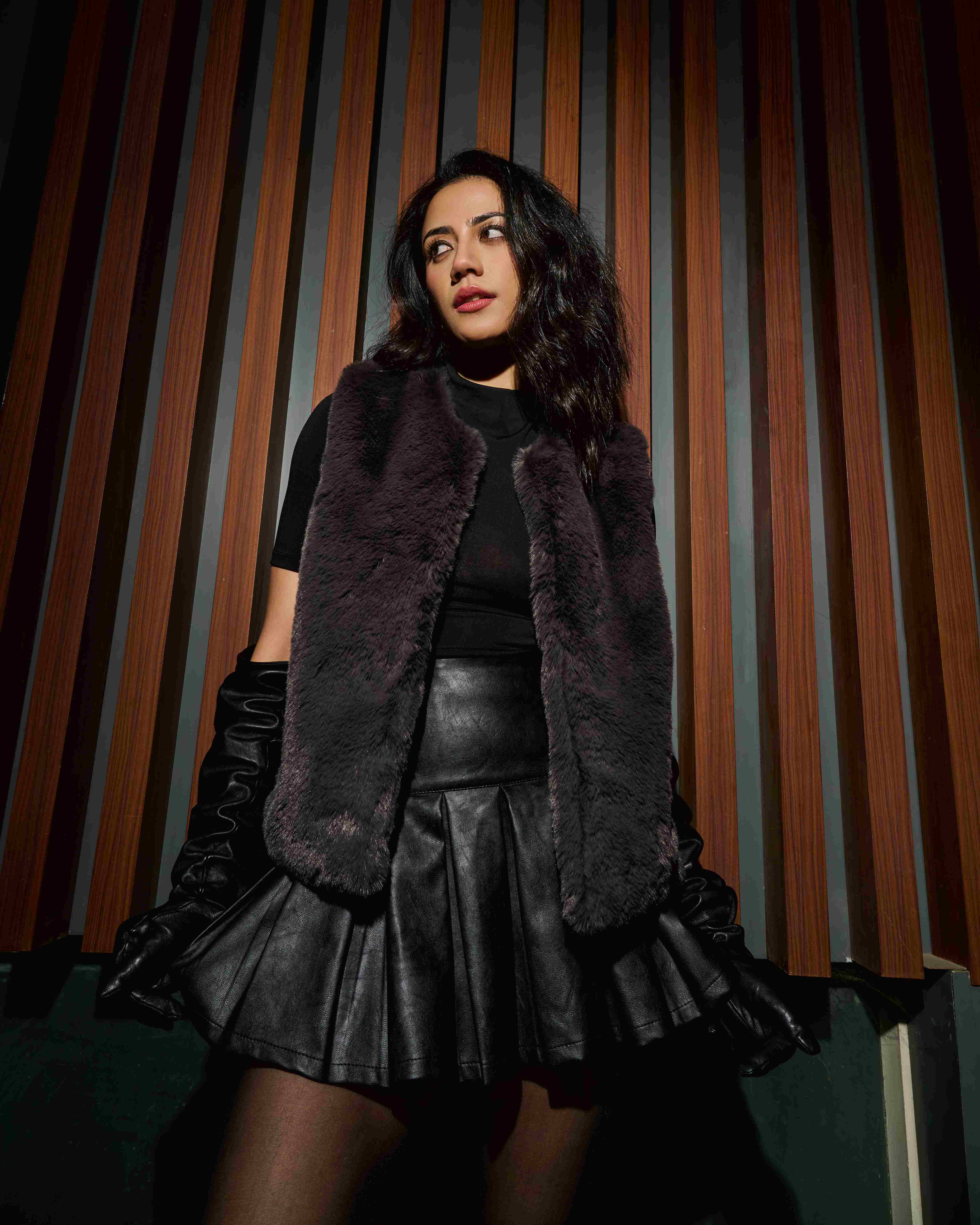 Noir Pleated Leather Mini Skirt - Image 2
