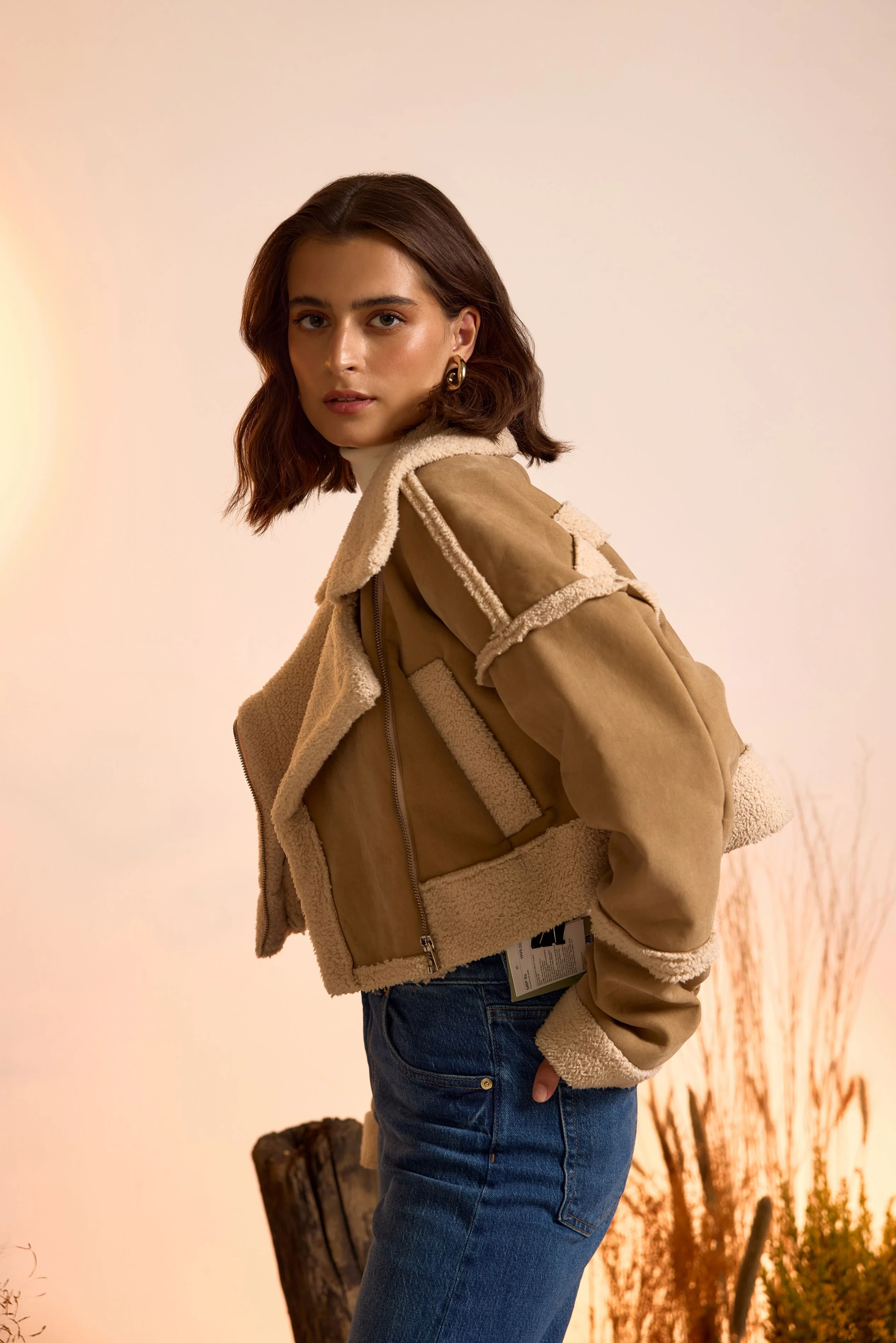 Notch Lapel Cropped Shearling Jacket - Image 2