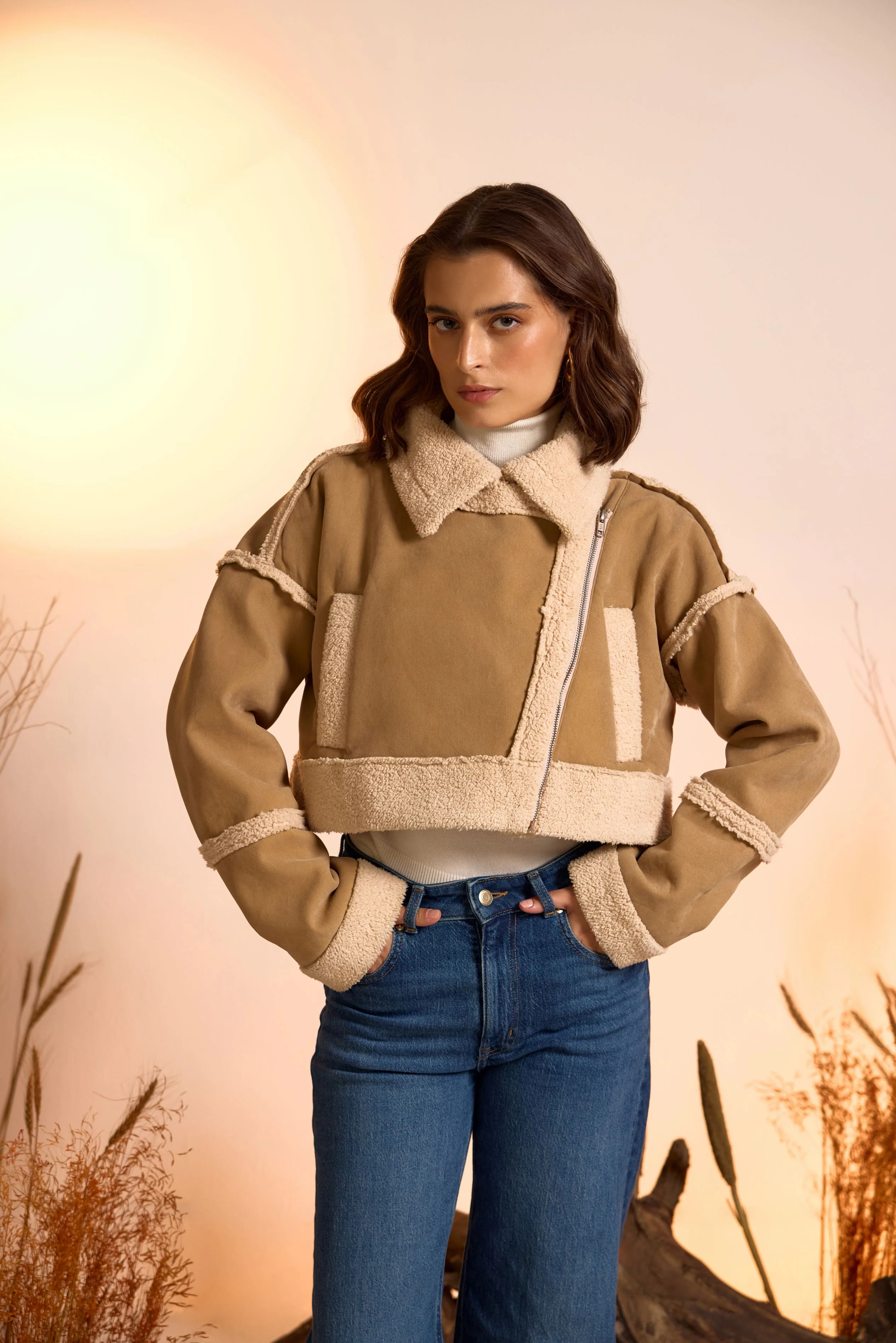 Notch Lapel Cropped Shearling Jacket - Image 6