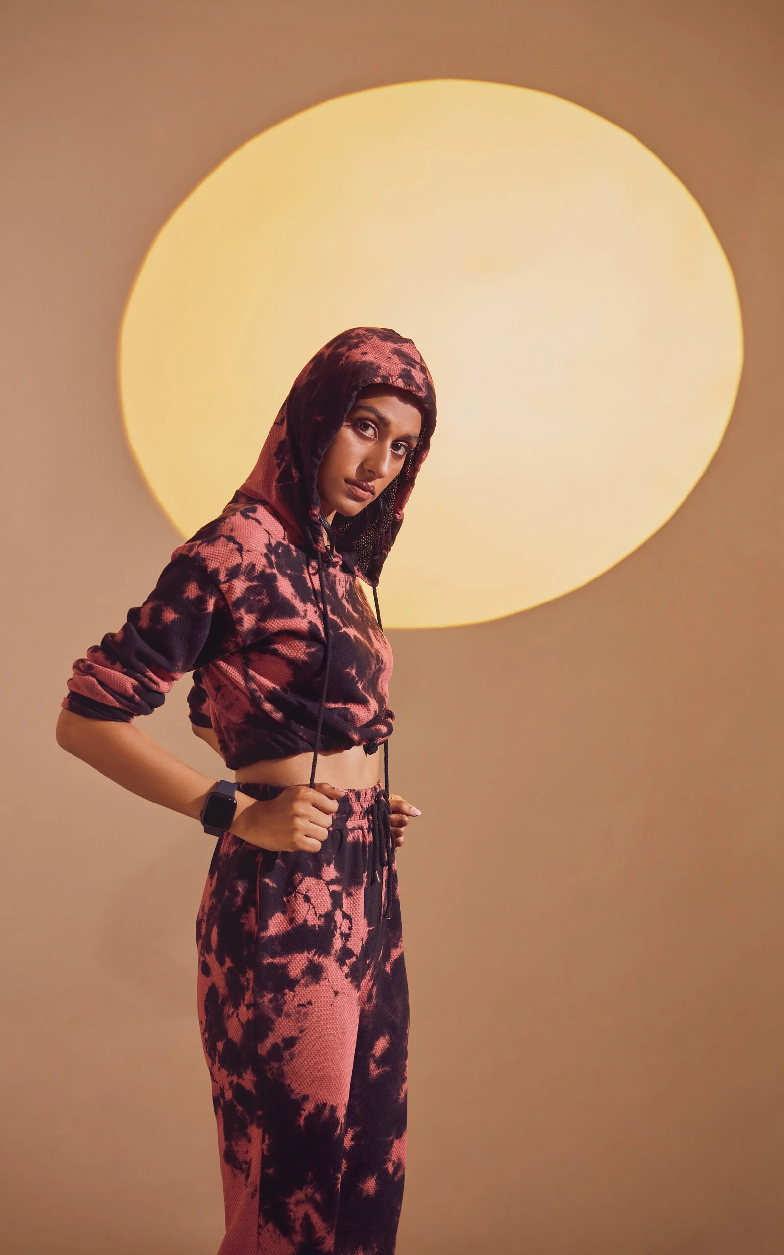 Black-Pink Tie & Dye Cropped Hoodie - Image 4