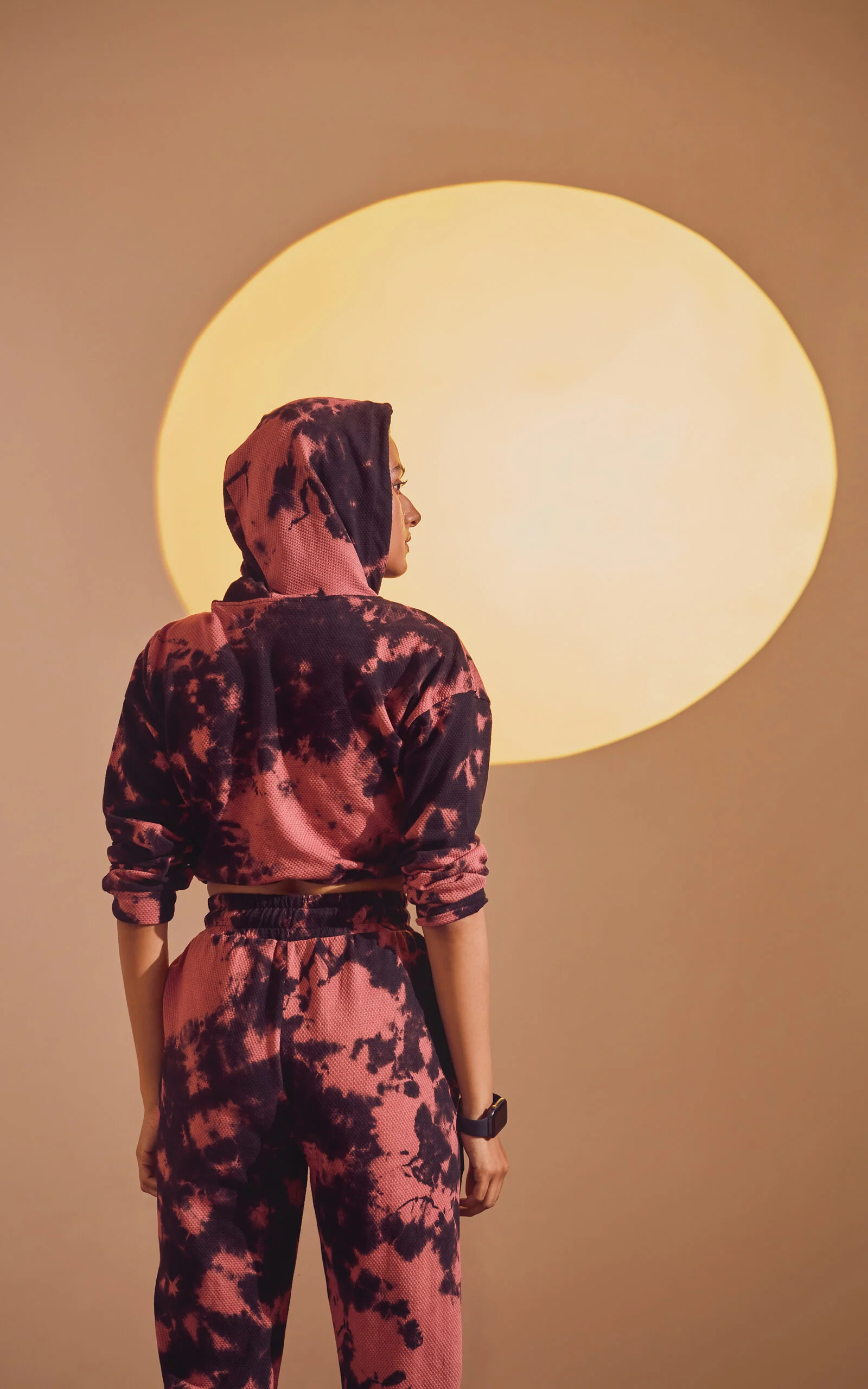 Black-Pink Tie & Dye Cropped Hoodie - Image 5