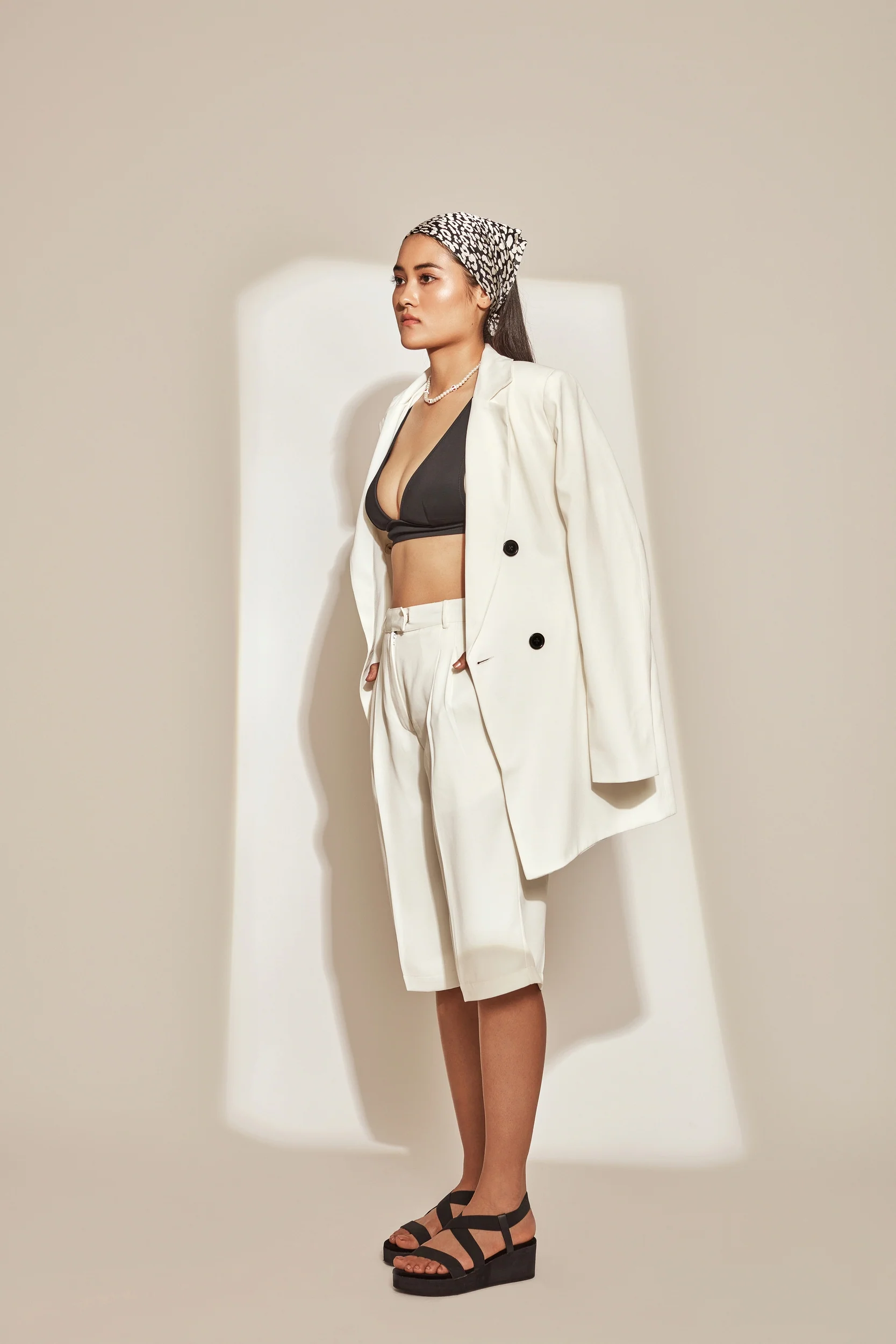 White Oversized Blazer - Image 3